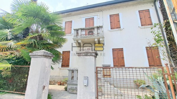 casa indipendente in vendita a Padova in zona Sant'Osvaldo / Santa Rita