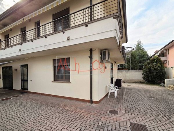 casa indipendente in vendita a Padova in zona Brentelle