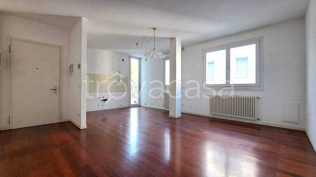 appartamento in vendita a Padova in zona Sant'Osvaldo / Santa Rita