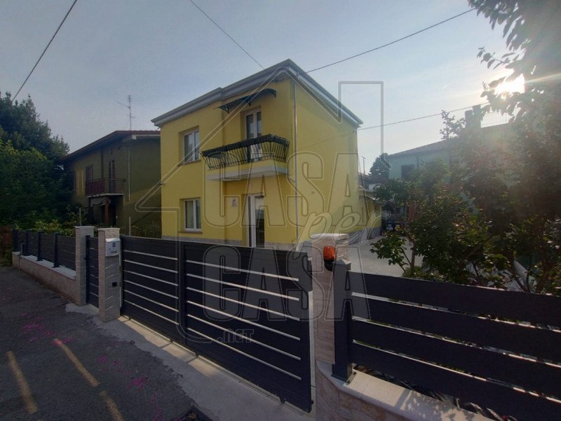 casa indipendente in vendita a Padova in zona Arcella