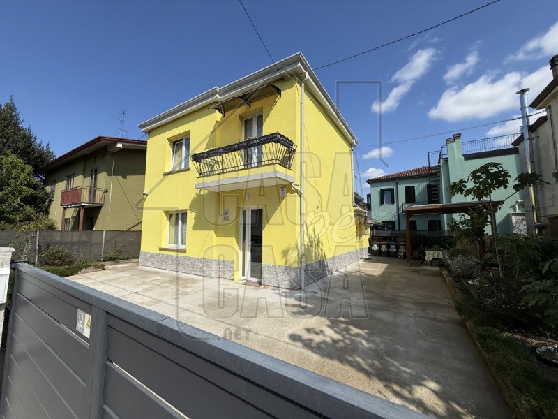 casa indipendente in vendita a Padova in zona Arcella