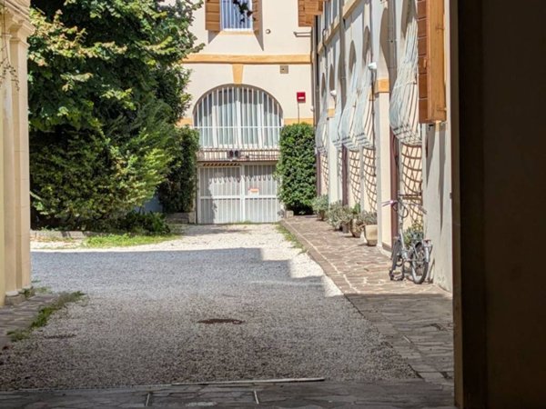 box auto in vendita a Padova in zona Savonarola