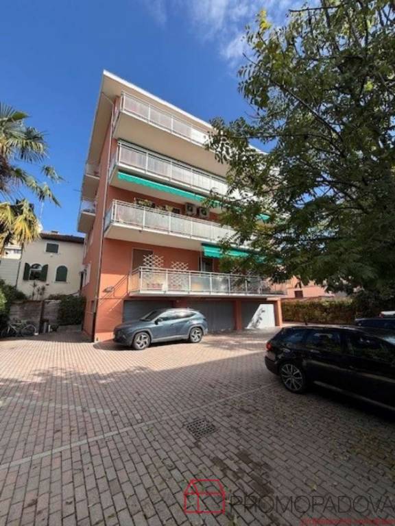 appartamento in vendita a Padova in zona Savonarola