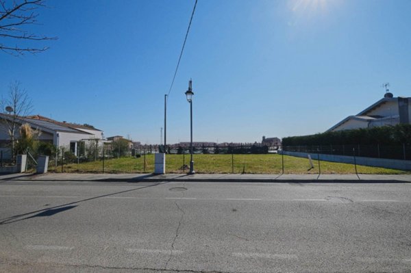 terreno edificabile in vendita a Pernumia