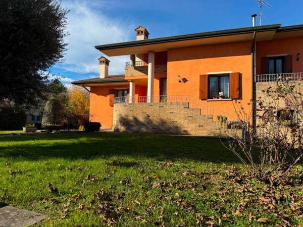 casa indipendente in vendita a Pernumia
