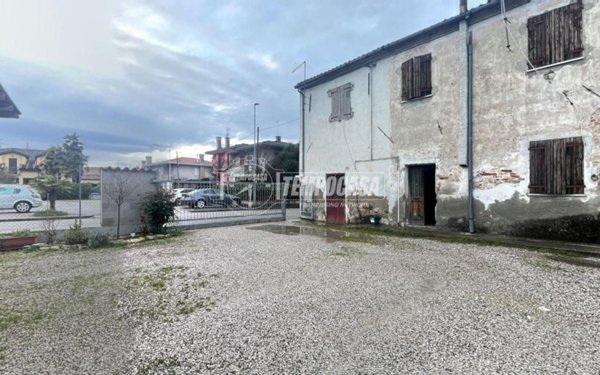 casa indipendente in vendita a Pernumia