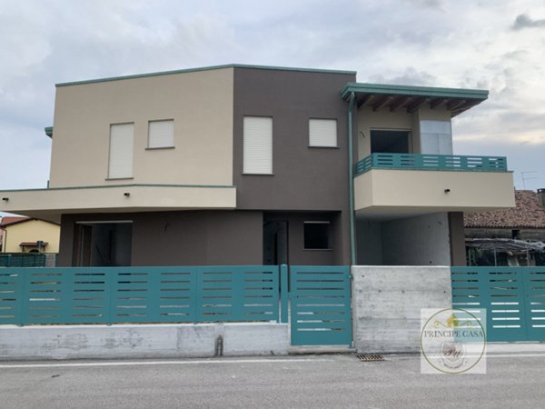 casa semindipendente in vendita a Pernumia