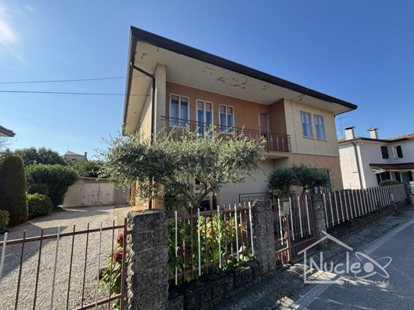 casa indipendente in vendita a Pernumia