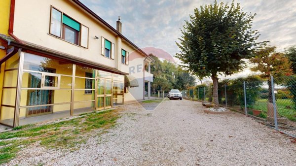 casa indipendente in vendita a Pernumia