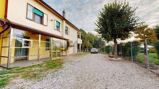 casa indipendente in vendita a Pernumia
