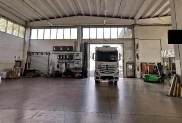 capannone in vendita a Pernumia