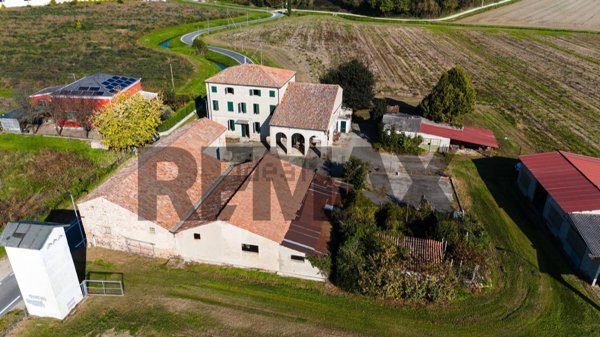 casa indipendente in vendita a Pernumia