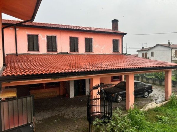 casa indipendente in vendita a Piacenza d'Adige in zona Livelli