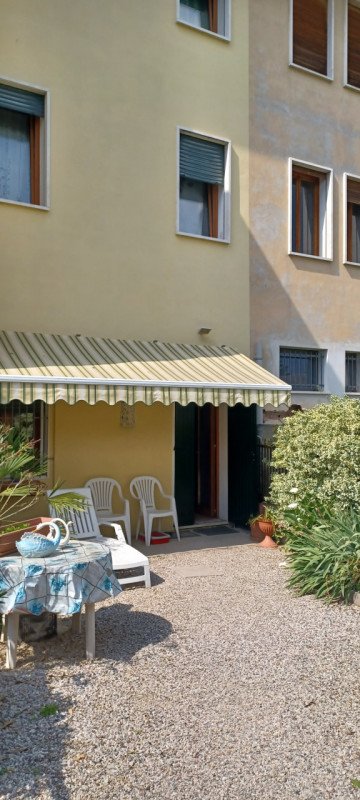 casa semindipendente in vendita a Piacenza d'Adige in zona Livelli