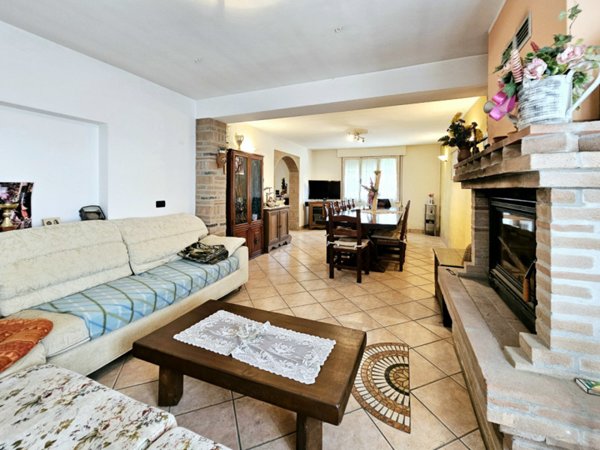 casa indipendente in vendita a Piacenza d'Adige in zona Livelli