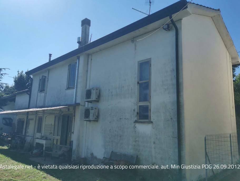 casa indipendente in vendita a Piacenza d'Adige in zona Livelli