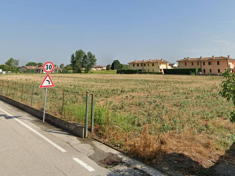 terreno edificabile in vendita a Piacenza d'Adige