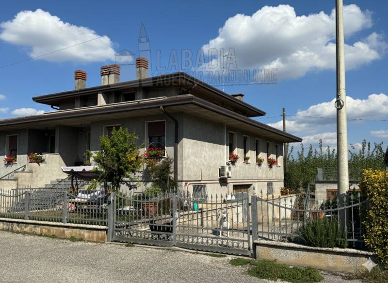casa indipendente in vendita a Piacenza d'Adige