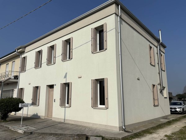 casa indipendente in vendita a Piacenza d'Adige