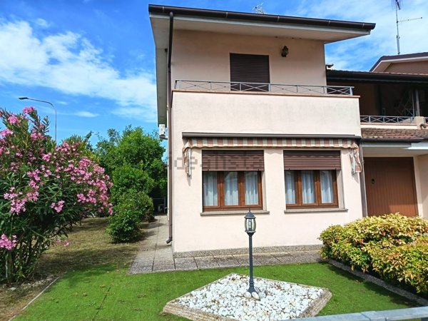 casa indipendente in vendita a Piacenza d'Adige in zona Sabbioni