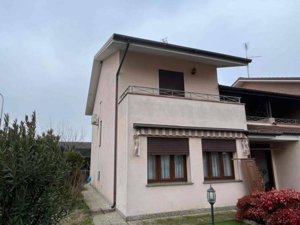 casa indipendente in vendita a Piacenza d'Adige in zona Sabbioni