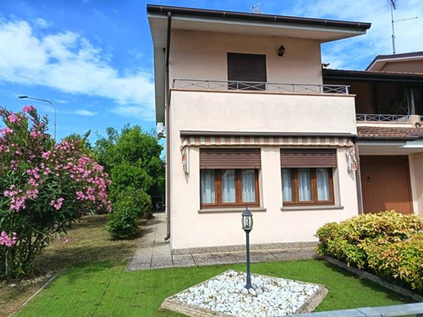 casa indipendente in vendita a Piacenza d'Adige in zona Sabbioni