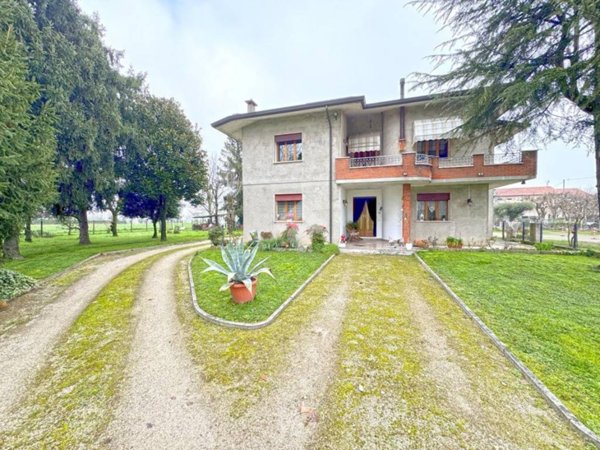 casa indipendente in vendita a Piazzola sul Brenta in zona Isola Mantegna