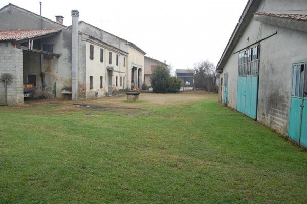 casa indipendente in vendita a Piazzola sul Brenta in zona Presina