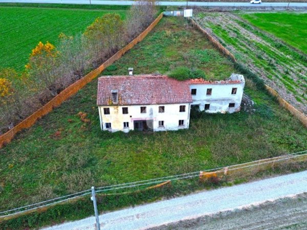casa indipendente in vendita a Piazzola sul Brenta in zona Carturo