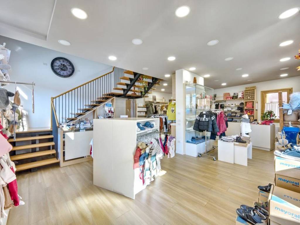 negozio in vendita a Piazzola sul Brenta