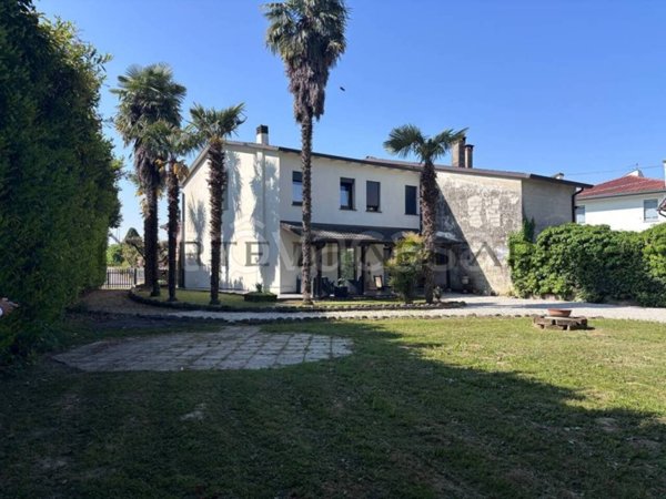 casa indipendente in vendita a Piazzola sul Brenta in zona Vaccarino