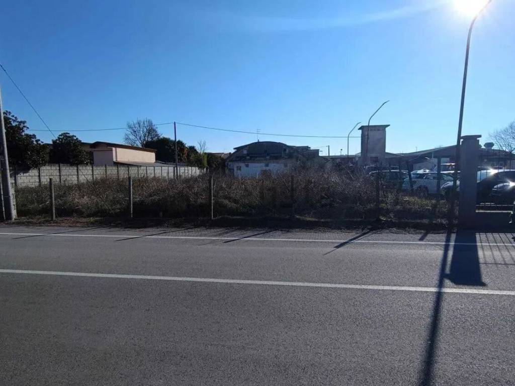 terreno edificabile in vendita a Piazzola sul Brenta