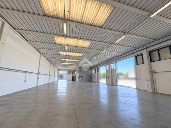 locale commerciale in vendita a Piombino Dese