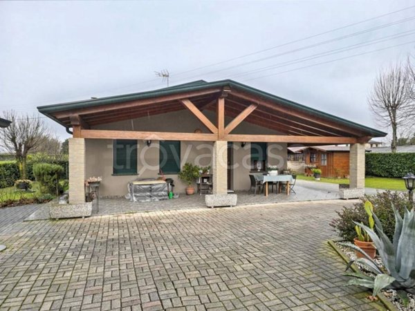 casa indipendente in vendita a Piove di Sacco in zona Corte