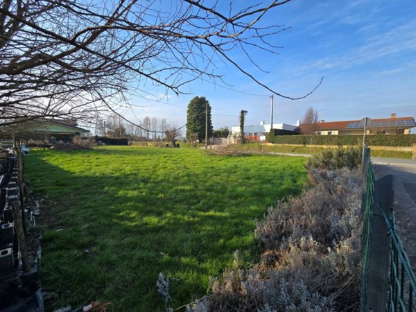 terreno edificabile in vendita a Piove di Sacco