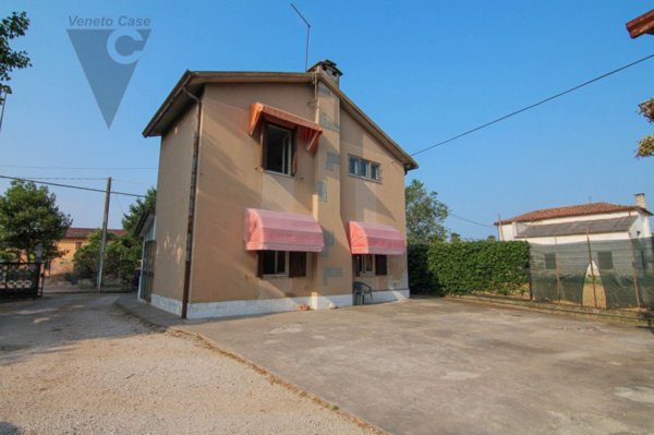 casa indipendente in vendita a Piove di Sacco in zona Corte