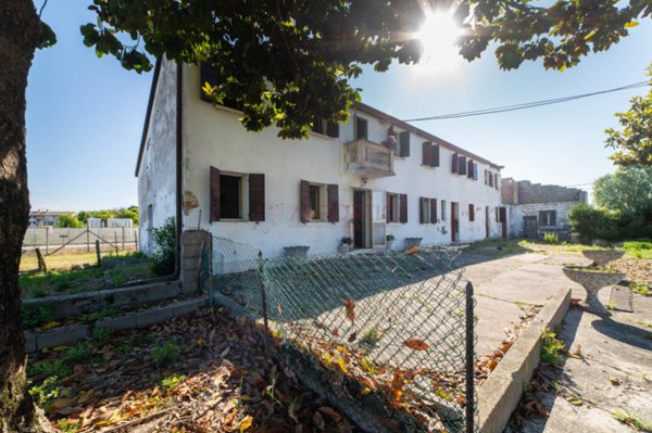 casa indipendente in vendita a Piove di Sacco in zona Corte