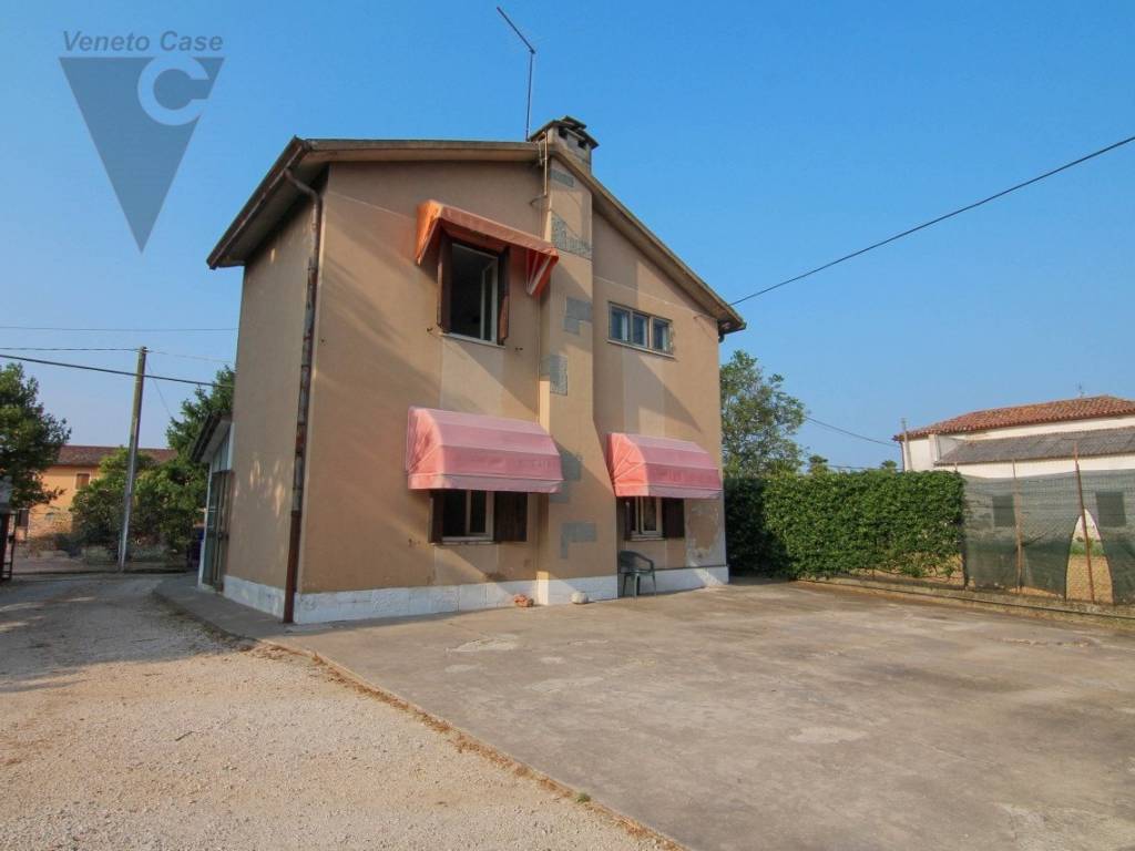 casa indipendente in vendita a Piove di Sacco in zona Corte