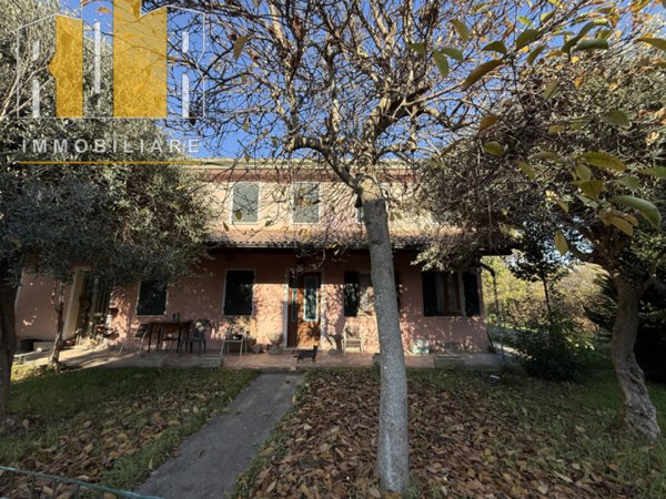 casa indipendente in vendita a Piove di Sacco in zona Corte