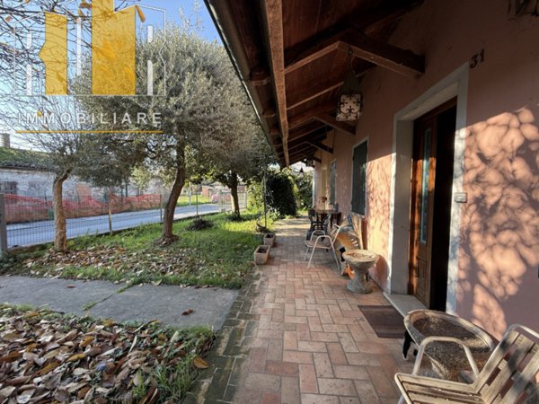 casa indipendente in vendita a Piove di Sacco in zona Corte