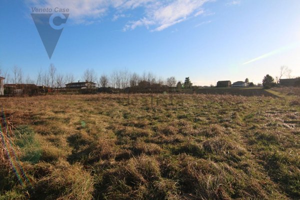 terreno edificabile in vendita a Piove di Sacco in zona Corte