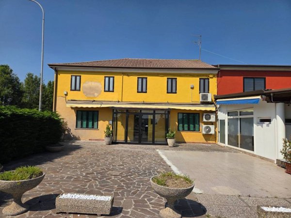 locale commerciale in vendita a Piove di Sacco