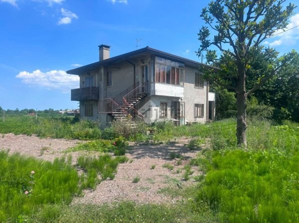 casa indipendente in vendita a Piove di Sacco in zona Tognana