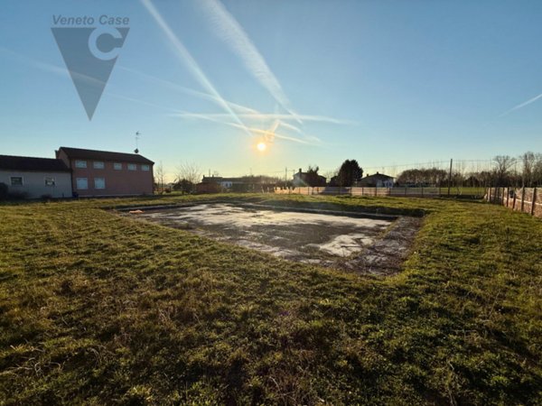 terreno edificabile in vendita a Polverara