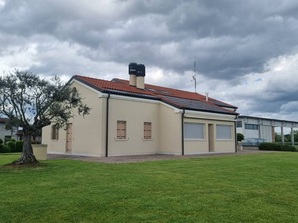 casa indipendente in vendita a Polverara