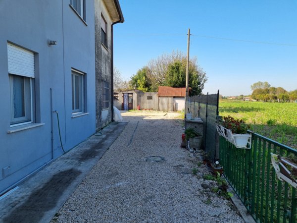 casa indipendente in vendita a Ponso in zona Bresega