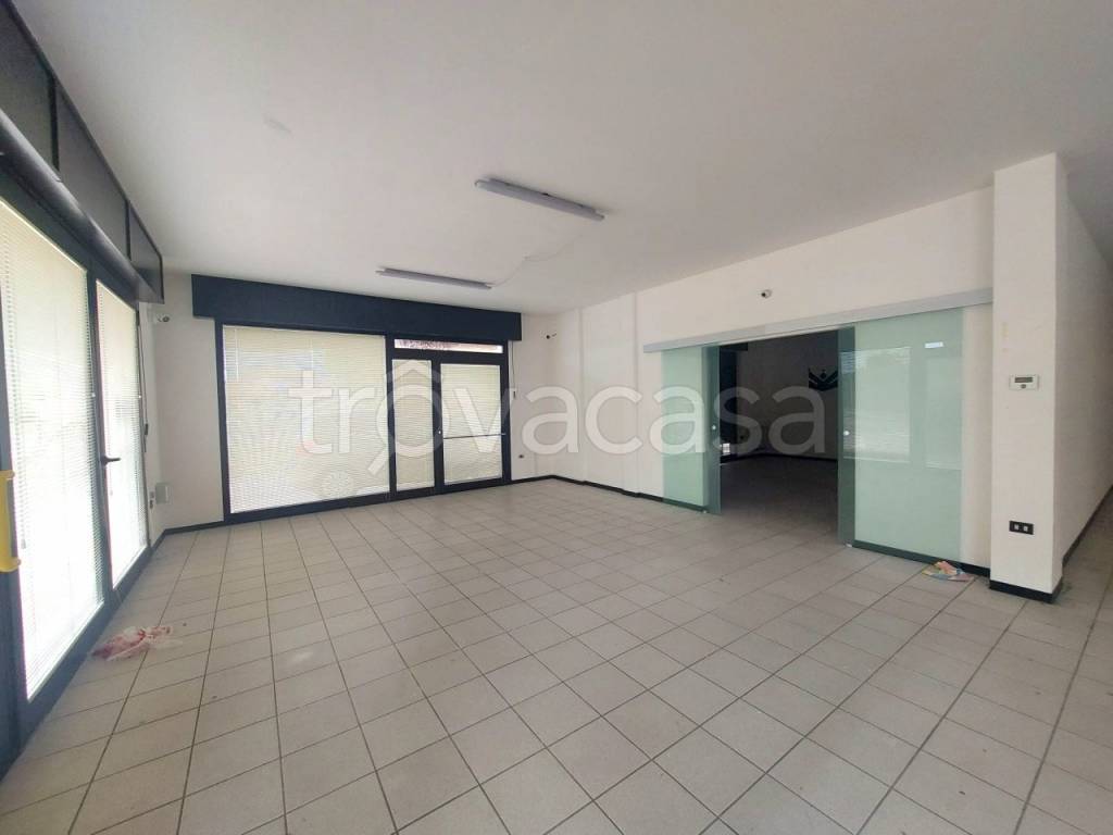 negozio in vendita a Pontelongo