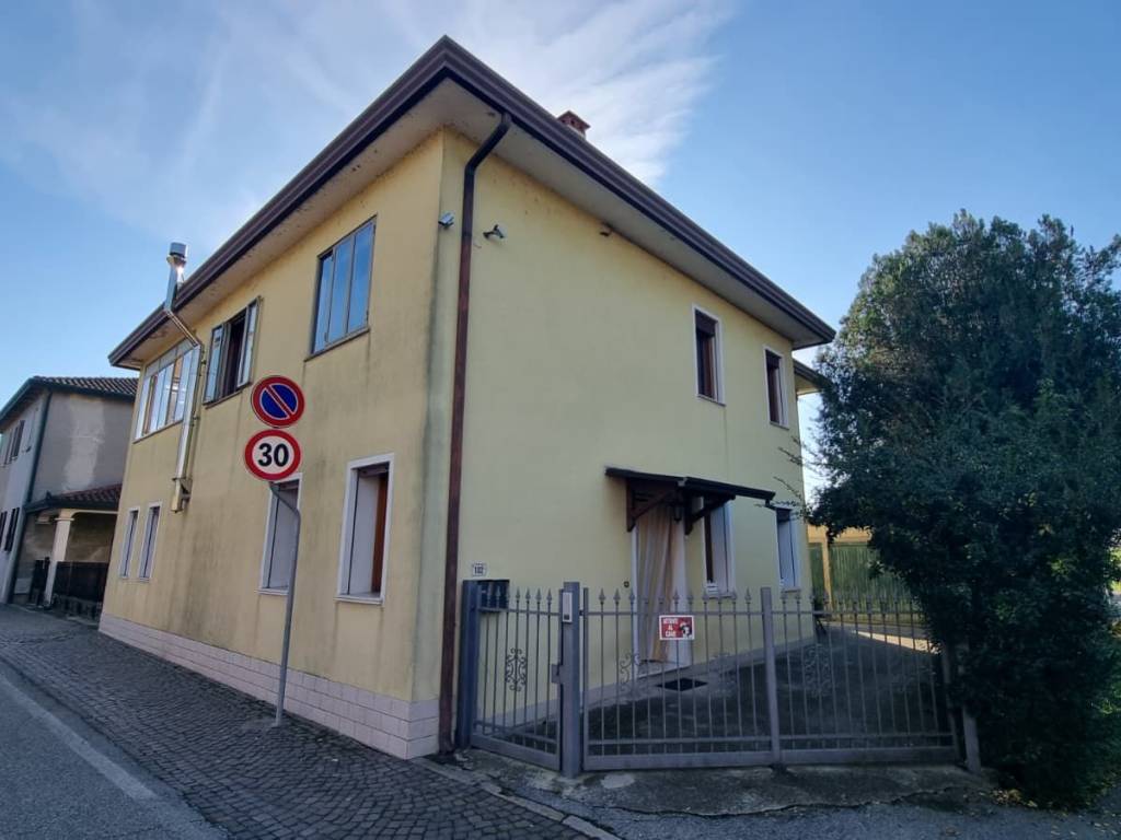 casa indipendente in vendita a Pontelongo