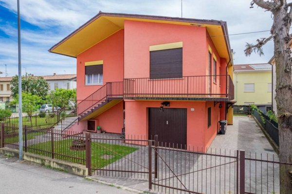 casa indipendente in vendita a Ponte San Nicolò in zona Roncaglia