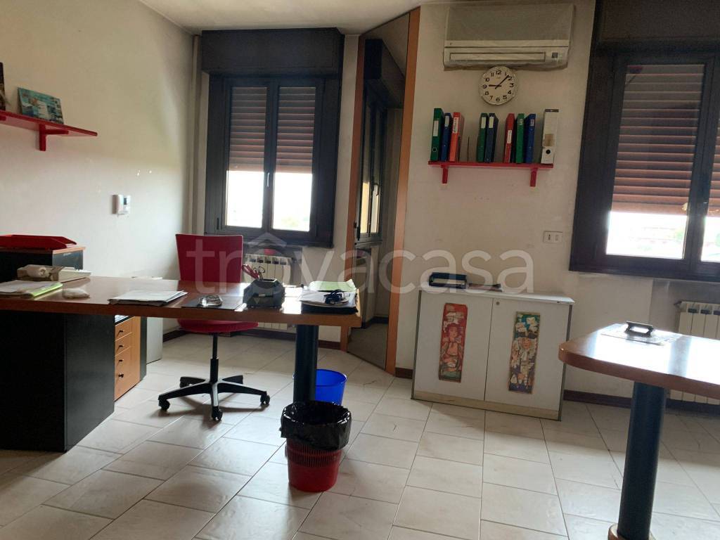 ufficio in vendita a Ponte San Nicolò in zona Roncaglia